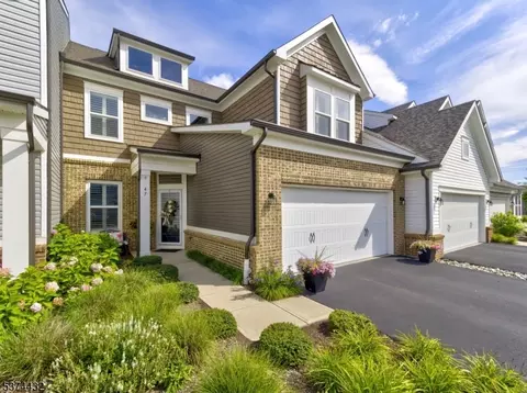 47 Doyle Dr, Madison, NJ 07940