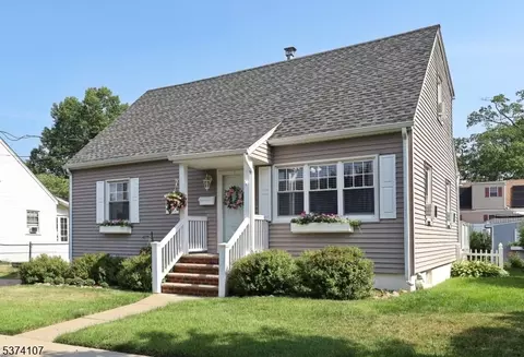 19 Mawhinney Ave, Hawthorne, NJ 07506