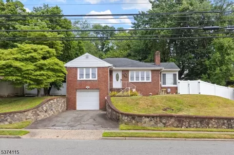 229 Mt Pleasant Ave, Woodland Park, NJ 07424