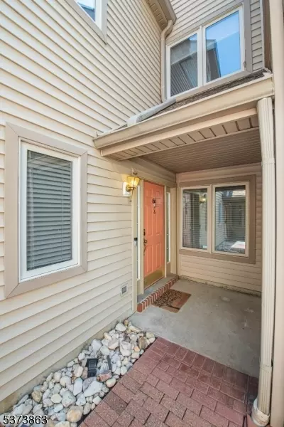 66 Sunrise Dr, Whippany, NJ 07981