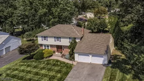 6 Webster Dr, Wayne, NJ 07470