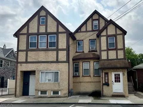54 Stuyvesant Ave, Lyndhurst, NJ 07071