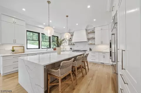 Kitchen - 14 Argyle Ct, Summit, NJ 07901 photo 2 of 3