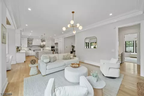 Living - 14 Argyle Ct, Summit, NJ 07901 photo 1 of 1