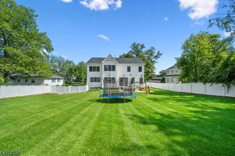 Exterior - 14 Argyle Ct, Summit, NJ 07901 photo 5 of 6