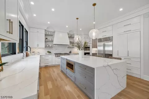 Kitchen - 14 Argyle Ct, Summit, NJ 07901 photo 1 of 3