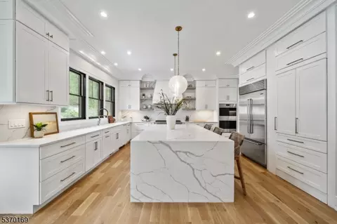 Kitchen - 14 Argyle Ct, Summit, NJ 07901 photo 3 of 3