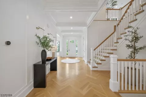 Entry Way - 14 Argyle Ct, Summit, NJ 07901 photo 1 of 9