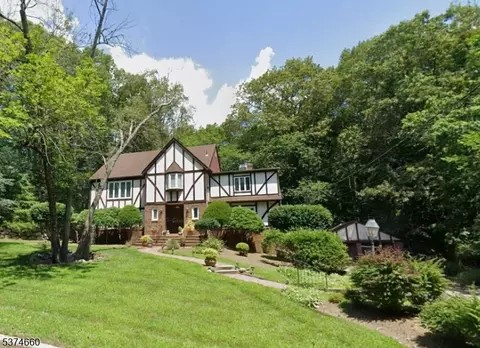 732 Mardinly Ave, Franklin Lakes, NJ 07417