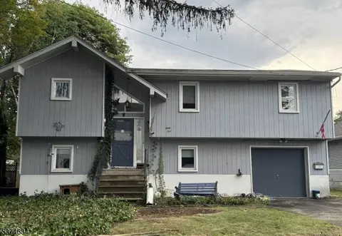 61 Sunset Trl, Denville, NJ 07834