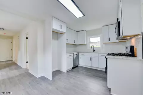 6 Main St, Helmetta, NJ 08828 photo 9