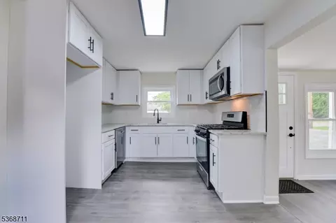 6 Main St, Helmetta, NJ 08828 photo 10
