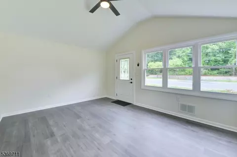 6 Main St, Helmetta, NJ 08828 photo 5