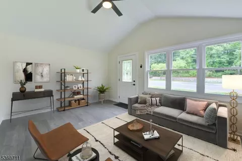 6 Main St, Helmetta, NJ 08828 photo 4