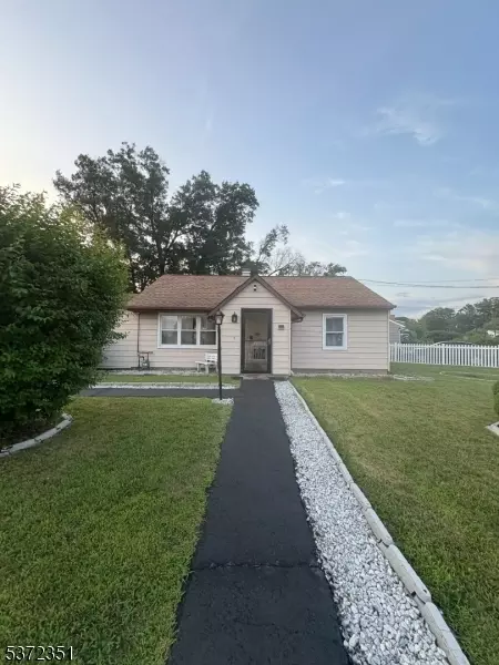 415 Jansen Ave, Avenel, NJ 07001