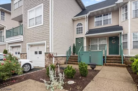 1124 Rhoads Dr, Belle Mead, NJ 08502