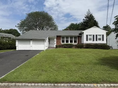 40 Oval Rd, Millburn, NJ 07041