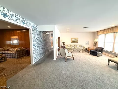 40 Oval Rd, Millburn, NJ 07041 photo 4