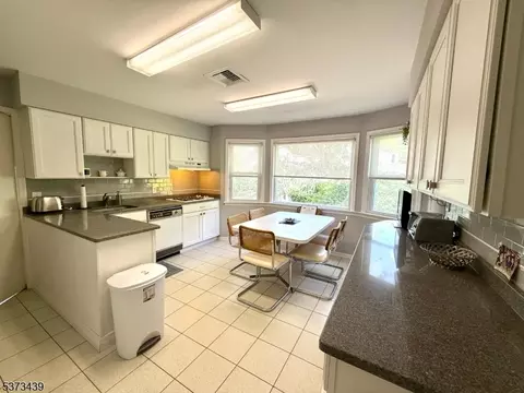 40 Oval Rd, Millburn, NJ 07041 photo 6