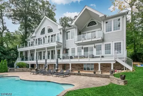 180 Pines Lake Dr E, Wayne, NJ 07470