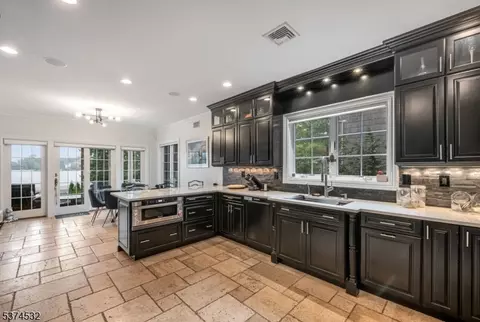 180 Pines Lake Dr E, Wayne, NJ 07470 photo 14