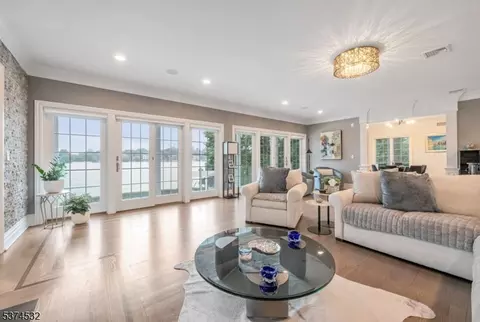 180 Pines Lake Dr E, Wayne, NJ 07470 photo 8