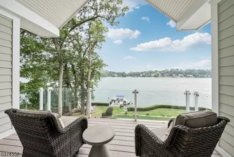 180 Pines Lake Dr E, Wayne, NJ 07470 photo 29