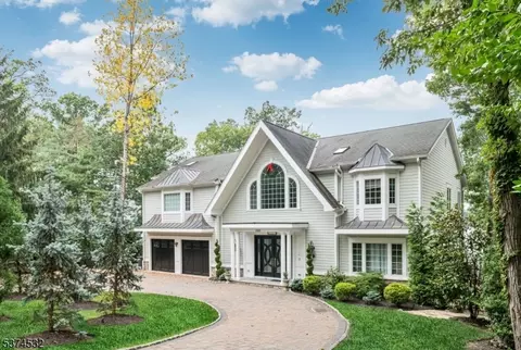 180 Pines Lake Dr E, Wayne, NJ 07470 photo 3