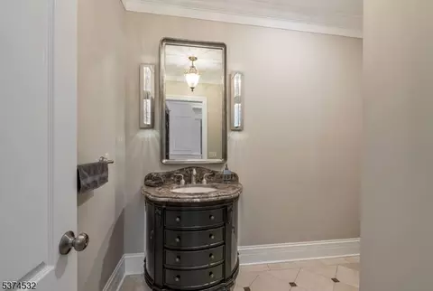 180 Pines Lake Dr E, Wayne, NJ 07470 photo 17