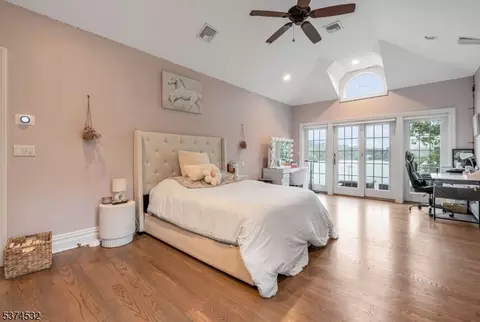 180 Pines Lake Dr E, Wayne, NJ 07470 photo 34