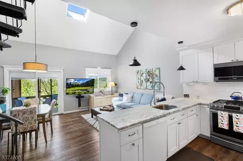 1 Attitash Dr UNIT 4, Vernon, NJ 07462