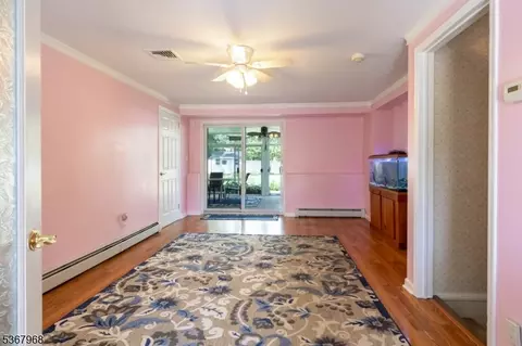 27 Dixon Pl, Wayne, NJ 07470 photo 3