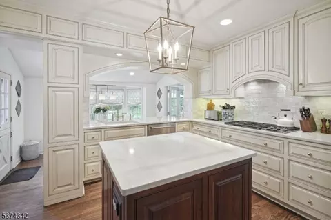 11 Hickory Rd, Summit, NJ 07901 photo 8