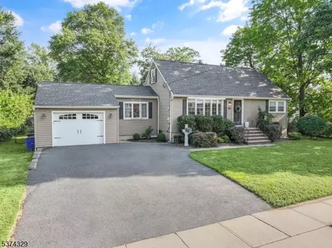 42 W Franklin Ave, Pequannock Twp, NJ 07440