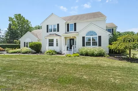 12 Country Meadow Rd, Hackettstown, NJ 07840
