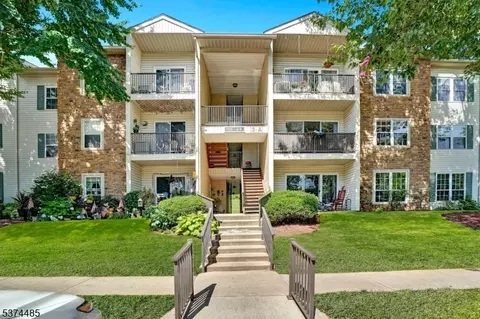 65 Robertson Way, Lincoln Park, NJ 07035