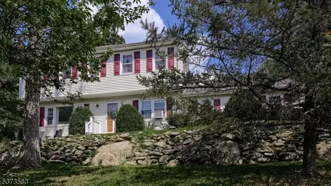 92 Vreeland Rd, West Milford, NJ 07480