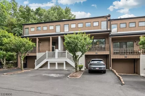420 Stephanie Dr, North Caldwell, NJ 07006