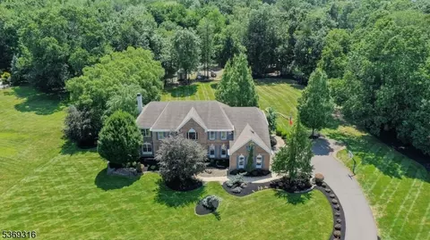 10 Christie Way, Branchburg, NJ 08853