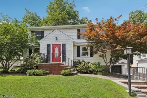 80 Mccosh Rd, Upper Montclair, NJ 07043