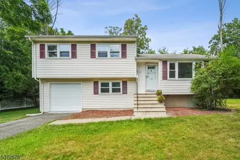 135 Oak St, Dover, NJ 07801