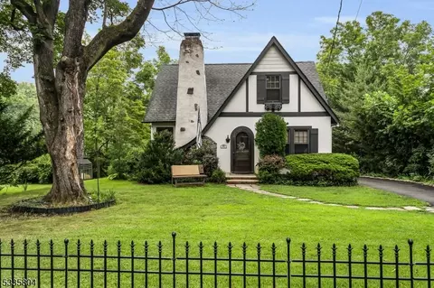 520 Lyons Rd, Basking Ridge, NJ 07920