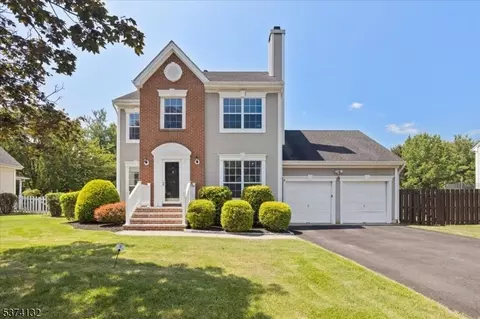 12 Winthrop Dr, Somerville, NJ 08876