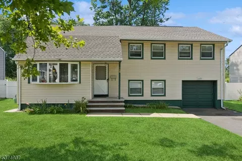 350 Birch Dr, Roselle, NJ 07203