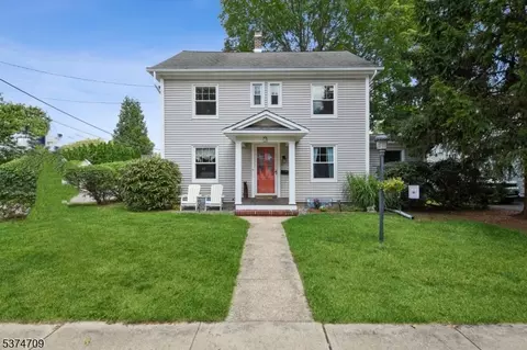 19 Keenan Pl, Morris Plains, NJ 07950