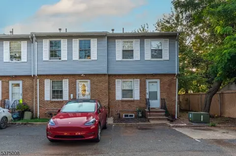 675 U18 R Garden St #18, Elizabeth City, NJ 07202
