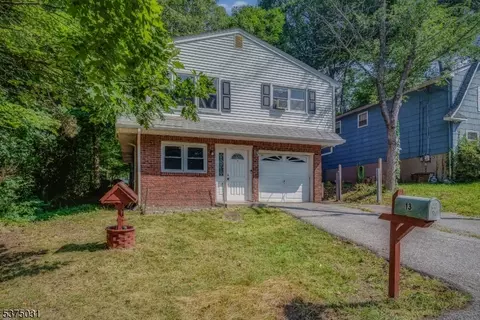 13 Morris Rd, Stanhope, NJ 07874