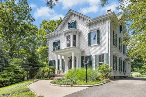 123 Cross Hill Rd, Millington, NJ 07946