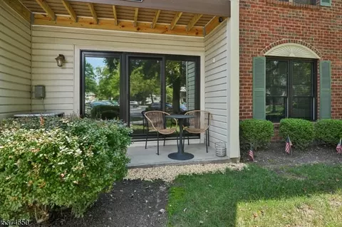 70 Baldwin Ct, Basking Ridge, NJ 07920 photo 2