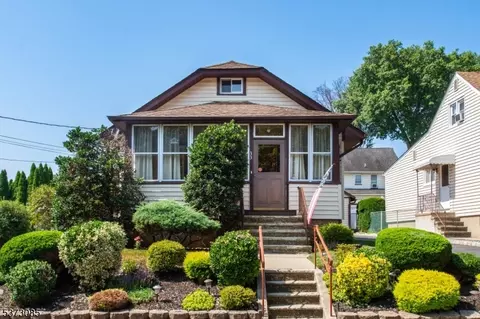 33 Laura Ave, Nutley, NJ 07110